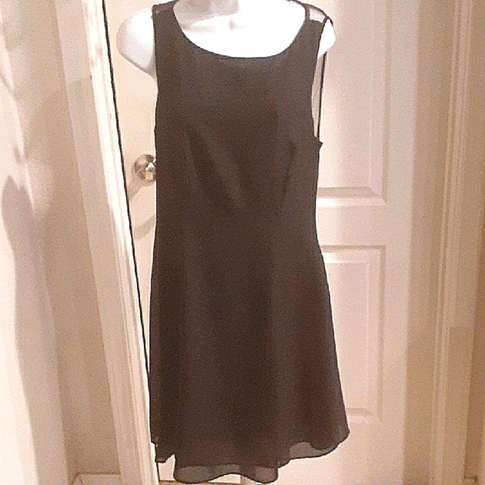 Jessica Howard Black Sheath Mini Dress